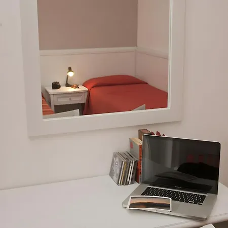 - Riviera Aparthotel Levanto